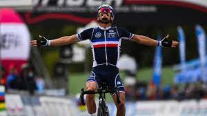 Victor campenaerts, remco evenepoel et yves lampaert s'élancent avec la ferme intention de conquérir le titre de champion du monde du contre la montre. Julian Alaphilippe Sacre Champion Du Monde A Imola Wout Van Aert Prend Encore La Medaille D Argent