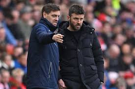 People close to the dressing room at Manchester United have praised the  training methods of Michael Carrick. Players are believed to be benefiting  from shorter, more focused, and more intense sessions. [@mjcritchley]