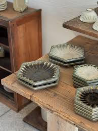 ギャラリーがオープンされていたら、つい立ち寄りたくなる窯元。 淡路島ブルーの器が好き。 📍兵庫県洲本市五色町鳥飼浦2667-2 淡路島