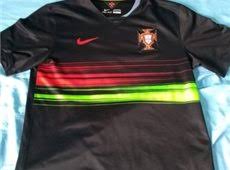 #i was so young when this happened #and this made me fall in love with football even more #made me believe everything was possible in the beautiful game #portugal nt #seleção portuguesa. Camisas De Portugal 300 Anuncios Na Olx Brasil