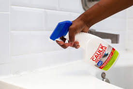 To clean silicone caulk, you can start by eliminating the dirt caused by the worn silicone caulk on the object's surface and surrounding areas. How To Remove Old Caulk From A Tub Shower Or Sink