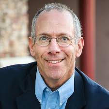 Business Outlook Briefcase: New hires, applause, etc.