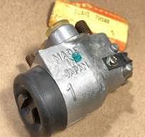 Front Upper Wheel Brake Cylinder LH For Suzuki Carry ST90 1979-1985  52402-79240