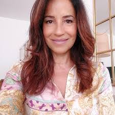 Barbara Roux's Instagram, Twitter & Facebook