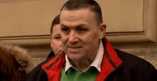 Listen to lagzi lajcsi on spotify. Lerohantak A Rendorok Lagzi Lajcsi Hazat Az Ejszaka A Zenesz Eltunt Magyarorszagrol Nyugati Feny