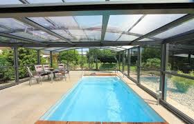 Schwimmbaduberdachung Eine Hohe Uberdachung Kann Kopakt Sein Pool Indoor Pool House Indoor Pool