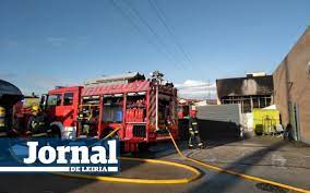 Ao chegar ao local, verificaram que se tratava de um incêndio numa chaminé, existindo uma vítima no local, tendo sido prontamente accionada. Jornal De Leiria Incendio Consome Parte Do Pingo Doce Na Marinha Grande