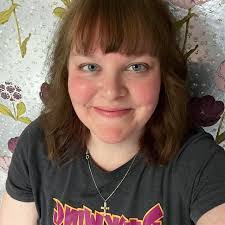 Brandy Hobbs's Instagram, Twitter & Facebook