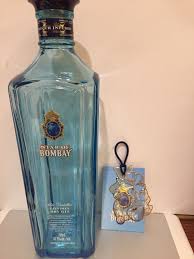 It is a perfect gin and tonic option and makes a superb martini. Star Of Bombay Gin Bottle Tag And Empty Bottle 4 95 Picclick Uk