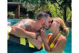 Join facebook to connect with nicola va bene and others you may know. Nicolas Benedetti Y Su Bella Pareja Para La Final Monterrey Vs America Curiosidades De Futbol Futbolred