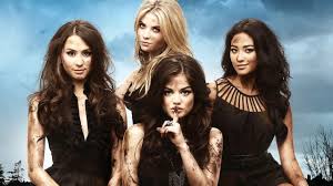 Denn ali lebt nicht nur, sondern soll sogar auf die high ; Pretty Little Liars Riverdale Erfinder Macht Reboot Der Beliebten Mysteryserie Serien News Filmstarts De