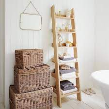 Ikea et choisissez le modèle qui vous plaît le plus. Echelle Salle De Bain Etagere Ou Porte Serviettes En 20 Idees Magnifiques Rangement Pour Serviette De Bain Deco Salle De Bain Hacks Salle De Bain