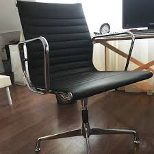 Ebay bürostuhl rückenfreundlich design designer stuhl marke klöber. Pop Burostuhl Ea108 Schwarz Skai Burostuhl Eames Burostuhl Design Burostuhl
