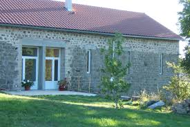 Retire En Pleine Campagne Sur Les Hauteurs De Monistrol Sur Loire A 800 M D Altitude Le Gite A Ete Amenage Dans Monistrol Sur Loire Locations Vacances Gite