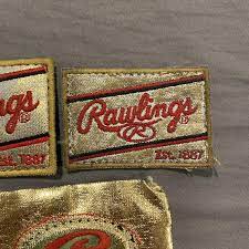 This glove is for the right handed thrower as the glove fits on the left hand ! Rawlings Gold Labels Sidelineswap