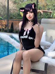 Sneaky's done it again, new Ahri Cosplay! : r/crossplay