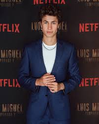 Juanpa empezó a hacer vines en inglés, ya que la aplicación no estaba disponible en su país. Juanpa Zurita Revela Como Consiguio Participar En Luis Miguel La Serie