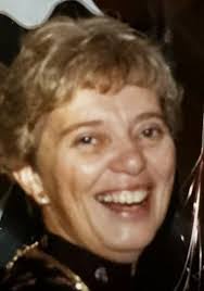 Polly Calhoun's Instagram, Twitter & Facebook