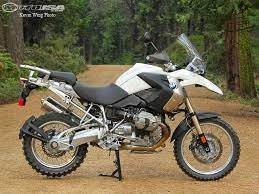 Bmws Best-selling R1200gs And R1200gs Adventure Get An Updated Engine For 2010 Read Our Motorcyle Review In The 2010 Bmw R1200 Motorcross Bike Bmw Motorcycle