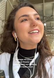 Isabelle Mcgrath's Instagram, Twitter & Facebook