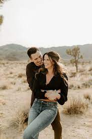 Casual Couples Photoshoot Outfit Inspiration Couples Photoshoot Casual Couple Photos Couple Photoshoot Poses