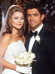 Kelly Ripa And Mark Consuelos Married In 1996 Famous Couples Celebrity Weddings Celebrity Wedding Photos