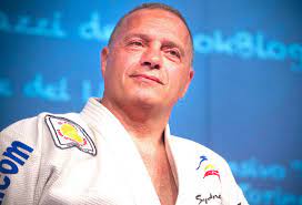 Director técnico del star judo club de nápoles. Dpcm Chiude I Battenti Anche La Palestra Di Judo Di Gianni Maddaloni Punto Di Riferimento Per I Ragazzi Di Scampia Open