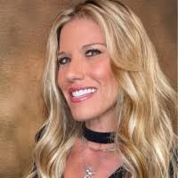 Courtney Pulliam's Instagram, Twitter & Facebook