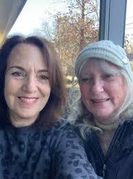 Looking for Kim Brown graduated 1971. Went to Ravenswood Elementary. Eric  Casanova now Eric Krausser