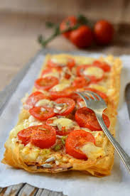 Tarte Fine A La Tomate Mozzarella Et Moutarde Recette Tangerine Zest Recette Recettes De Cuisine Recette Pate Filo Recette