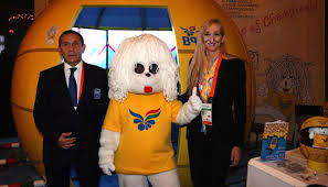 Katinka hosszu's full swimming biography, including katinka hosszu's best times, medals, news and katinka hosszu is a hungarian olympian and one of the most versatile swimmers in the world. Gyarfas Bol Dog Uszik Majd Hosszu Katinka Helyett Hircsarda