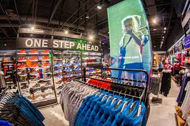 W kalendarzu mamy coraz mniej dni oznaczonych jako niedziele handlowe. Salon 4f Juz Otwarty Galeria Korona Kielce