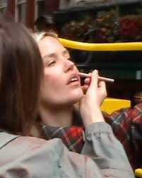 When we first gave Emily Super Balm, what came next we didn’t expect. To be  included in Emily’s on-the-go makeup hack that reframed the humble  lip-liner, reminding us beauty has no rule book.