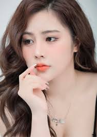 Ngân Ngân Cover là ai? Tiểu sử