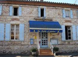 Le restaurant de l'hôtel sert une cuisine française. Table D Antan Bon Encontre A Bon Encontre Menu Et Photos