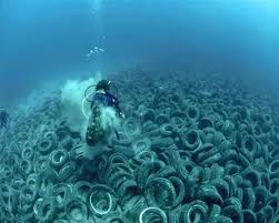 Scientists Discover Pollution 10 000 Meters Below The Ocean S Surface Ocean Pollution Water Pollution Save Our Earth