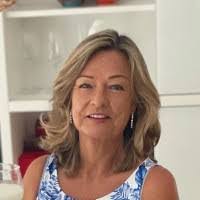 Sharon Thurlow's Instagram, Twitter & Facebook