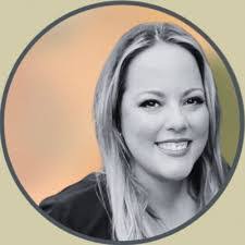 Leanne Dow's Instagram, Twitter & Facebook