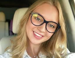 Ko'p bolali va xayriya loyihalar faoli bo'lgan rossiyalik ayol dunyoda eng  go'zal deb tan olindi