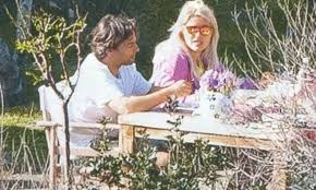 Που «ταξιδεύει» η ελένη μενεγάκη; Elenh Menegakh O Makhs Pantzopoylos Fwtografizei Th Marina Sthn Andro Lifestyle Thepressroom Gr