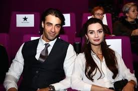 We would like to show you a description here but the site won't allow us. Birce Akalay And Sarp Levendoglu Dating Gossip News Photos