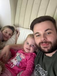 Good night from all us! Don't be shy say it back! We having a movie night  tonight ❤️