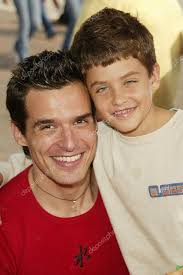 Antonio Sabato Jr. e il figlio Jack — Foto stock editoriale di © s_bukley  #17549265