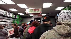 Gamestop Crowds And Lines Black Friday Youtube