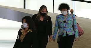 Nise hitomi yamaguchi , 55, graduated at the faculdade de medicina of universidade de são paulo in 1982 and completed fellowship in internal medicine and allergy and immunology at the. Medica Defensora Da Cloroquina Que Assessora Bolsonaro Tem Nome Cotado Para Ministerio Da Saude Jornal O Globo
