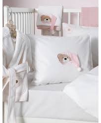 Nevresim ve yastık kılıfının ön yüzleri 3d dijital baskılı ,arka yüzleri ve çarşaf düz renk pamuklu kumaştan üretilmiştir. April 2013 Karaca Home Karaca Nevresim