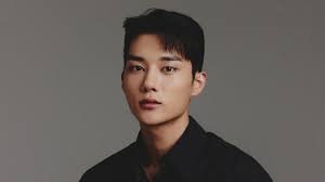 June Jun's Instagram, Twitter & Facebook