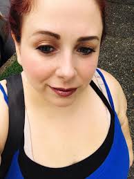 Identify girl at universal theme park?