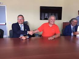 .foggia forli' cesena frosinone genova gorizia imperia isernia l'aquila latina lecce lecco livorno lodi lucca macerata mantova messina milano modena monza e della brianza napoli. Medico In Manette Policlinico Di Monza Il Gruppo Estraneo All Inchiesta Ivg It