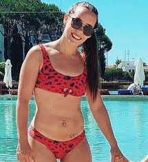 Manchester united hero bruno fernandes upset his daughter before taking on leeds. Man Utd Fans Beg Bruno Fernandes Stunning Wife To Come To Old Trafford Daily Star